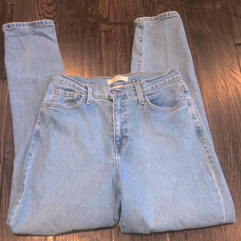 Vibrant distressed jeans size 9/28